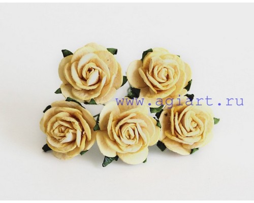 Розы св.розово-белые, размер 2,5 см 5 шт