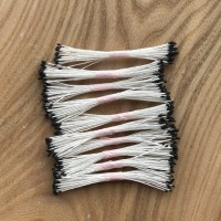 Тычинки "Черные" мини, на белой нити, 1 упаковка (100 пучков)