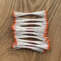 Тычинки "Тыквенные" мини, на белой нити, 1 упаковка (100 пучков)