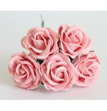 Роза крупная закругленная розово-персиковая 4 см. 1 шт